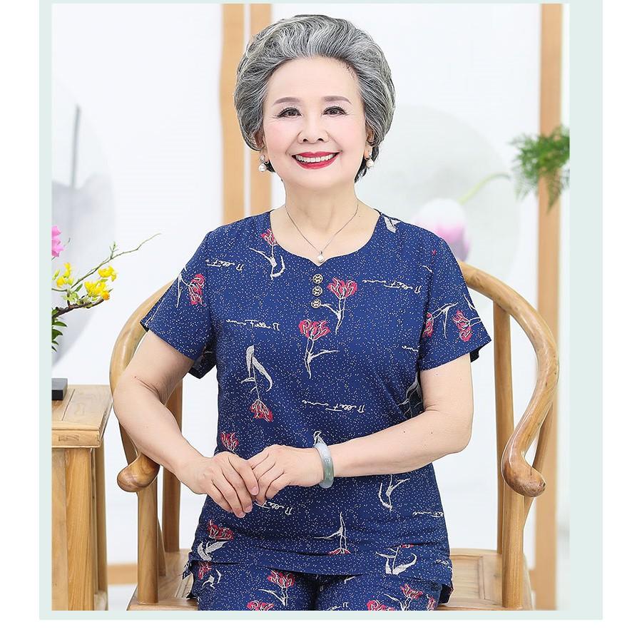Bộ quần áo cho người già