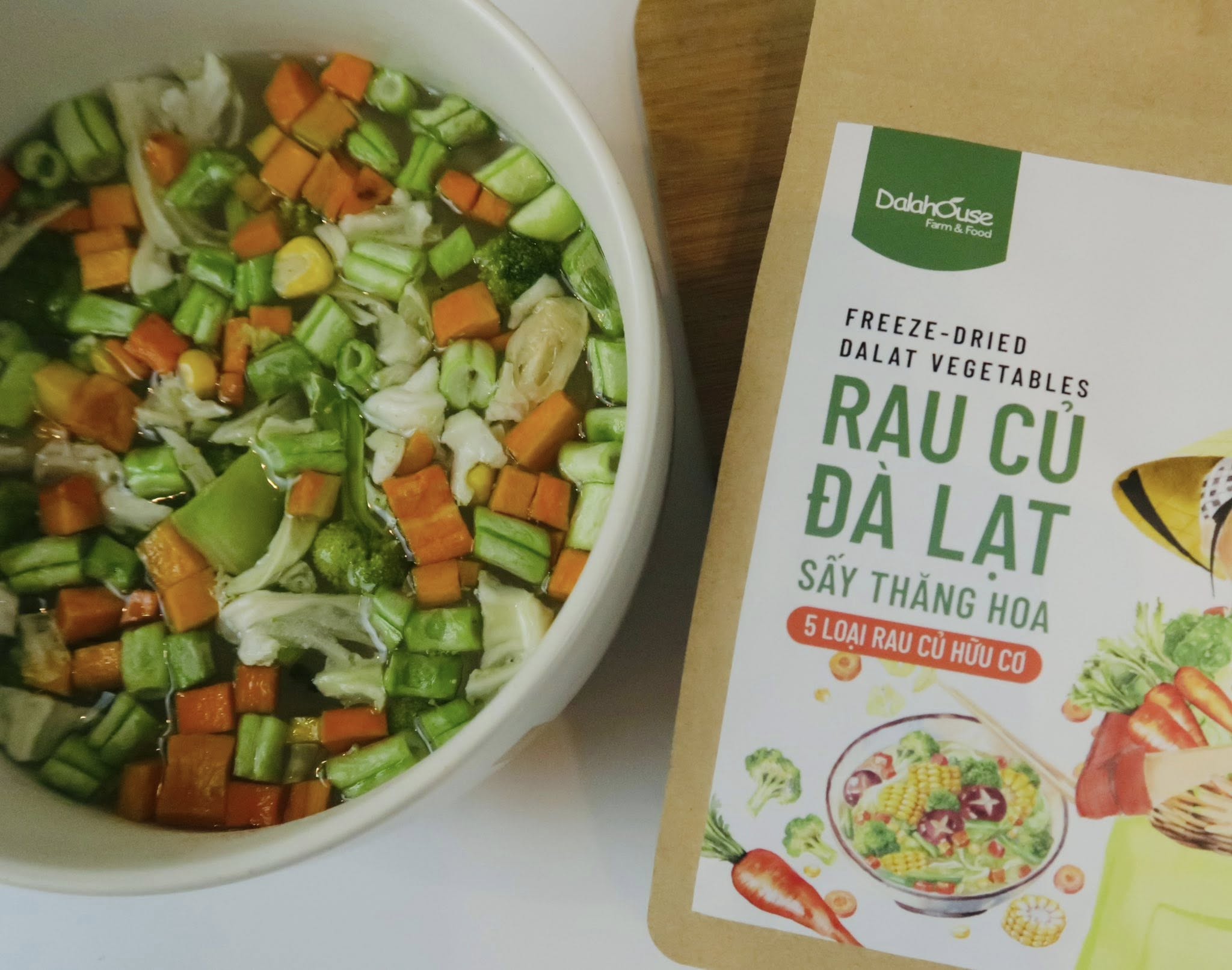 Rau củ đà lạt hữu cơ sấy thăng hoa 50gr - 5 loại rau củ hữu cơ tiện lợi, dinh dưỡng