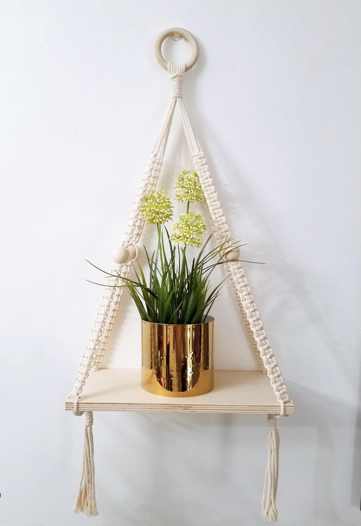 Kệ tết dây cotton xoắn kết hợp hạt gỗ treo tường trang trí gỗ thông tự nhiên- Kích thước DxR: 40x15cm . KTT290321