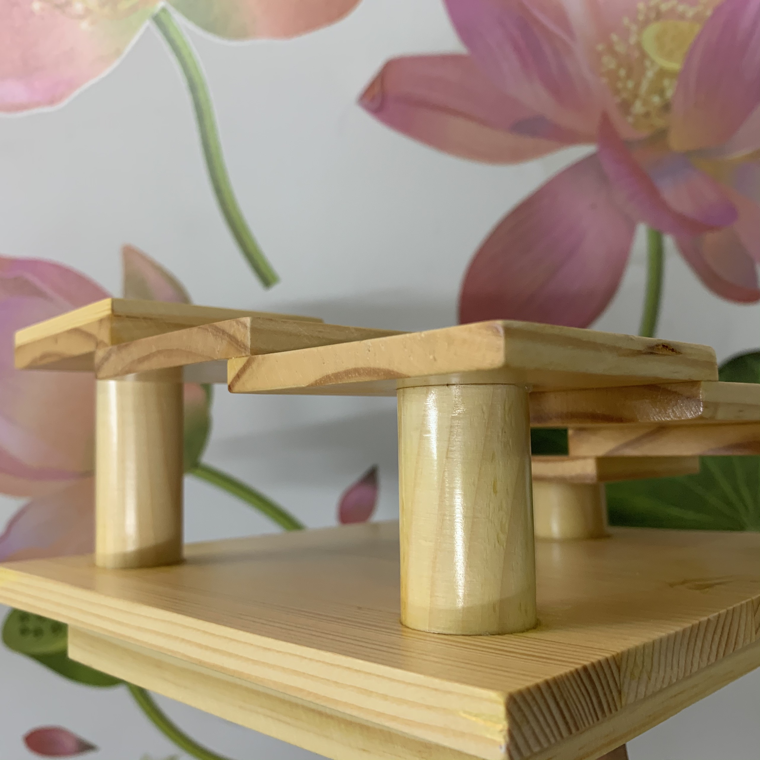Khay gỗ trang trí món ăn sushi Nhật - Hình tròn - Gỗ thông tự nhiên