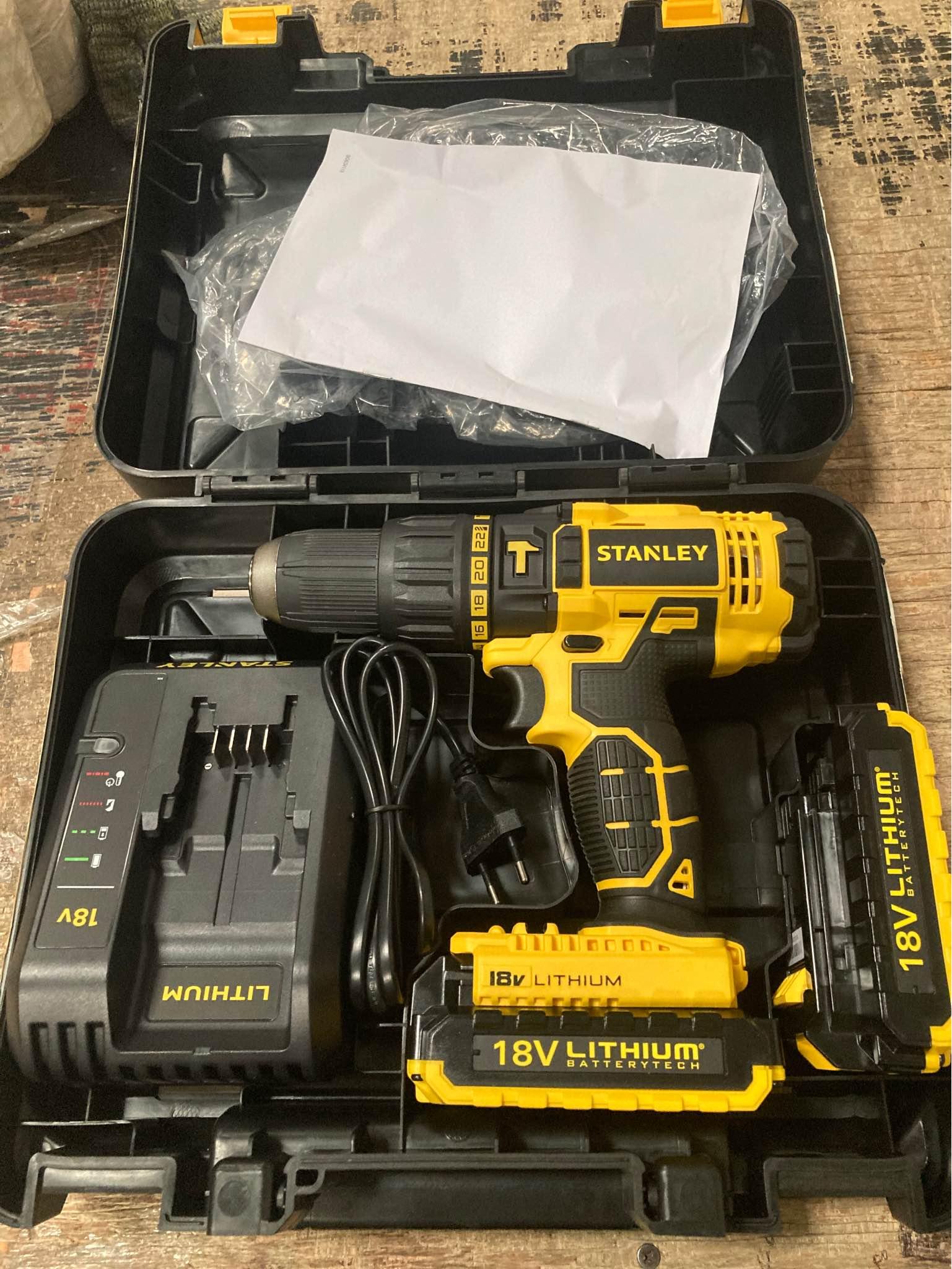 MÁY KHOAN CẦM TAY 18V STANLEY SCH20C2K-B1- HÀNG CHÍNH HÃNG