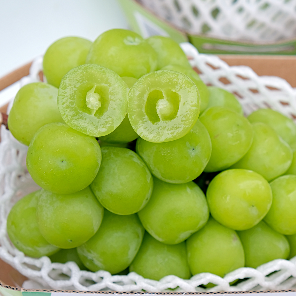 Nho Mẫu Đơn Shine Muscat Hàn Quốc