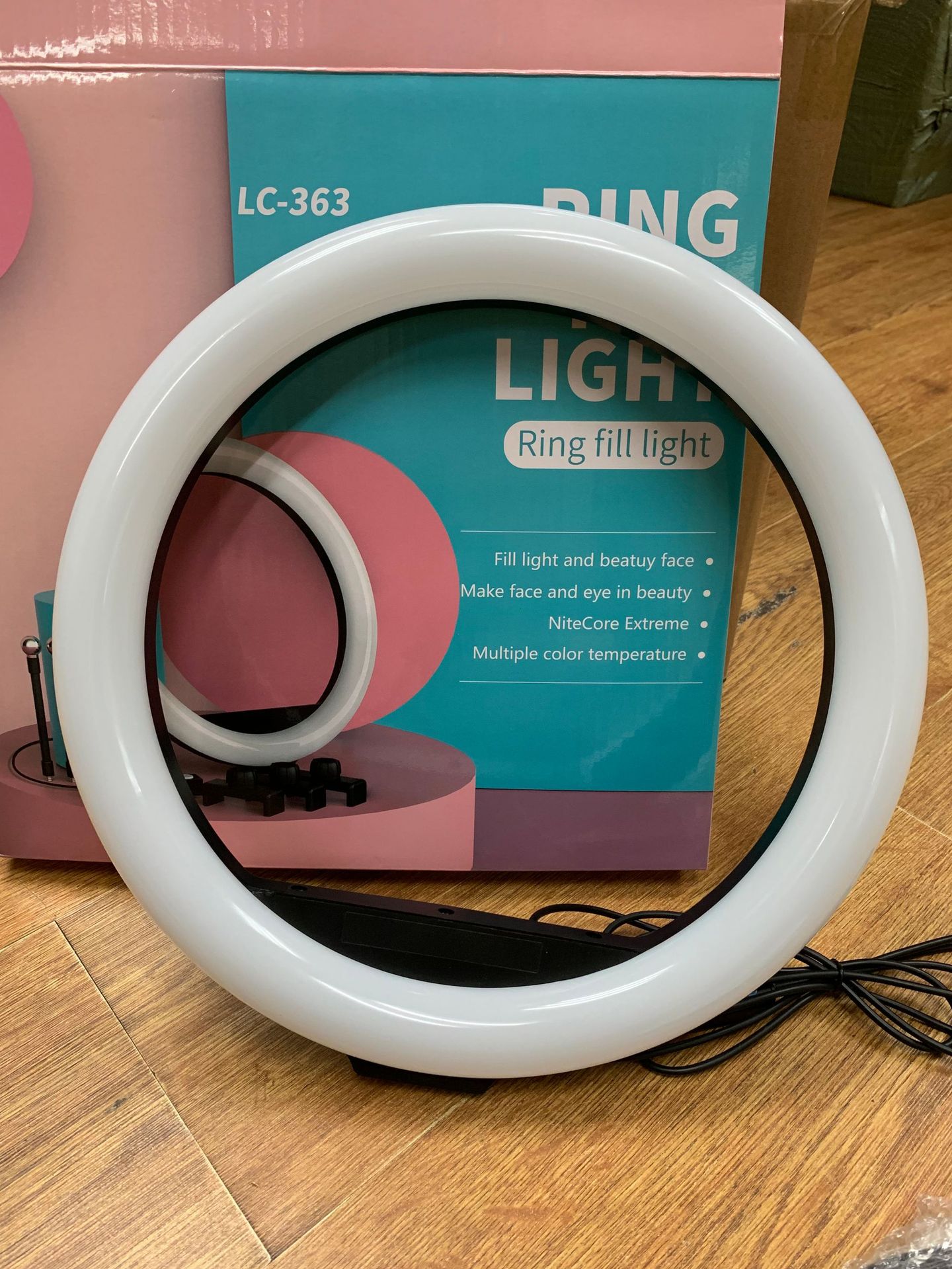 Đèn livestream 36Cm, Đèn Led Trợ Sáng, Chiếu Sáng Studio, Makeup, Quay Phim , Chụp Ảnh, Livetream, Selfie, Xăm nghệ thuật Kèm Kẹp Điện Thoại Tùy Chỉnh