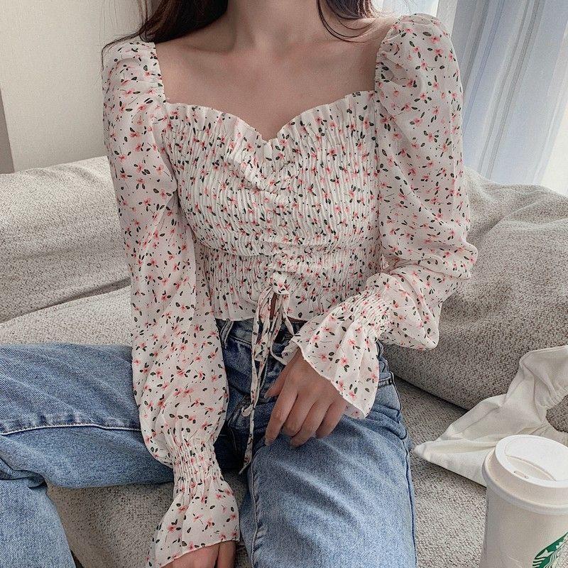 Áo croptop tay dài hoa nhí điệu đà