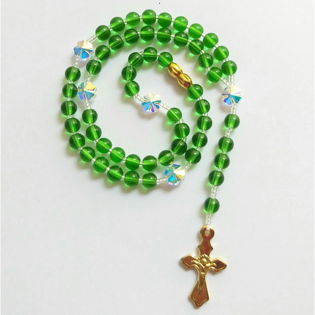 Tràng chuỗi Mân côi 50 hạt Mã não trắng trong 6mm Thánh giá mạ vàng mix hoa Pha lê trắng