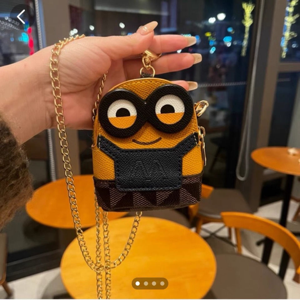 Túi Xách Đeo Chéo Mini Hình Minion Cute Chất Da Mềm Kèm Hộp Siêu Xinh