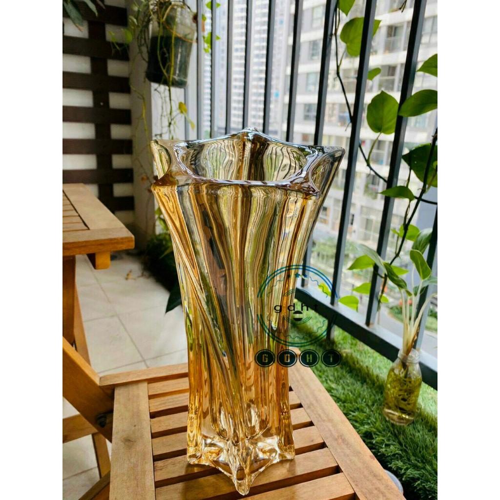 Lọ hoa thuỷ tinh xoáy vàng sang trọng