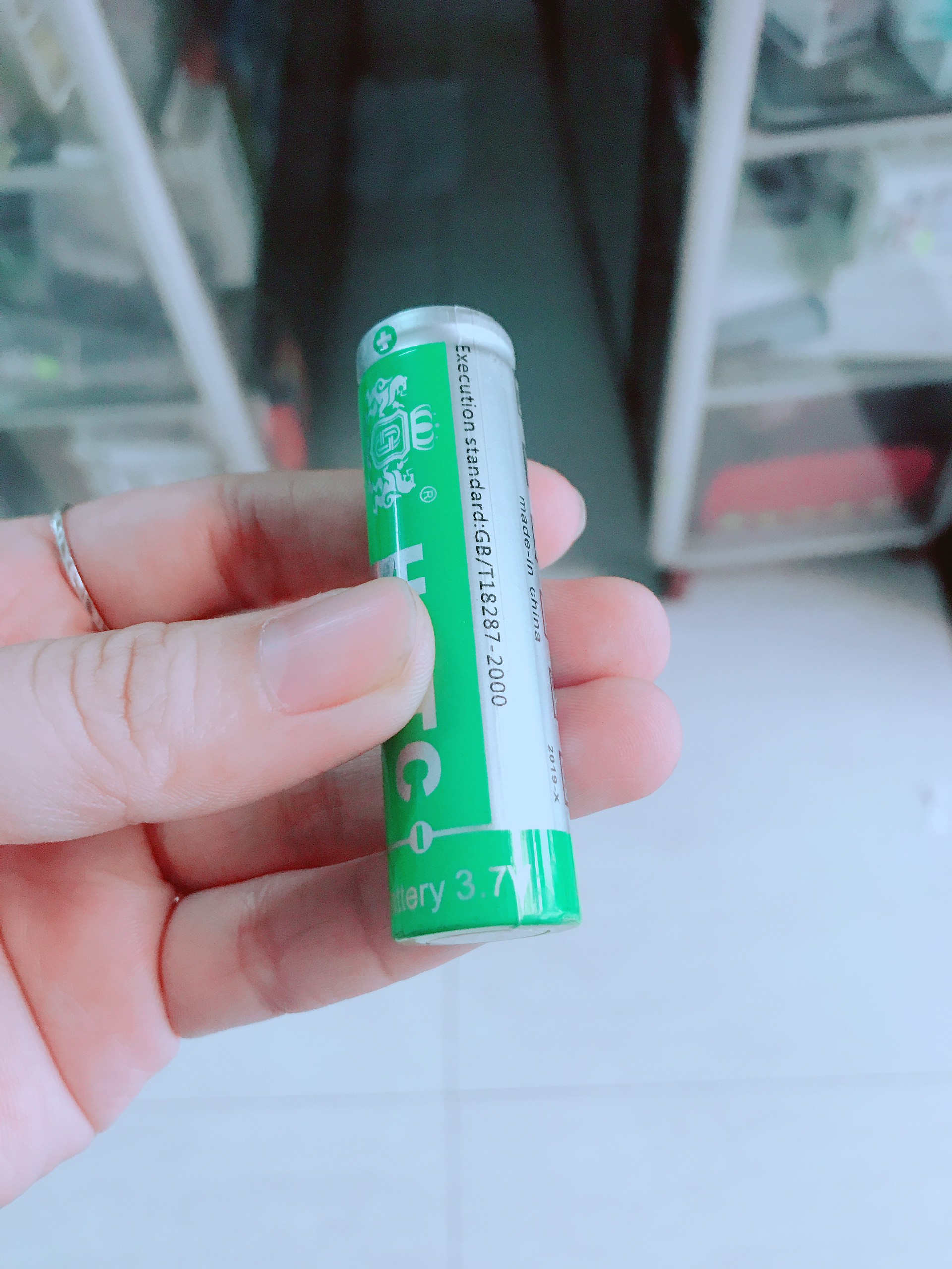 Combo 2 Pin lithium dung lượng 2200mah sạc lại 3.7V - hàng nhập khẩu