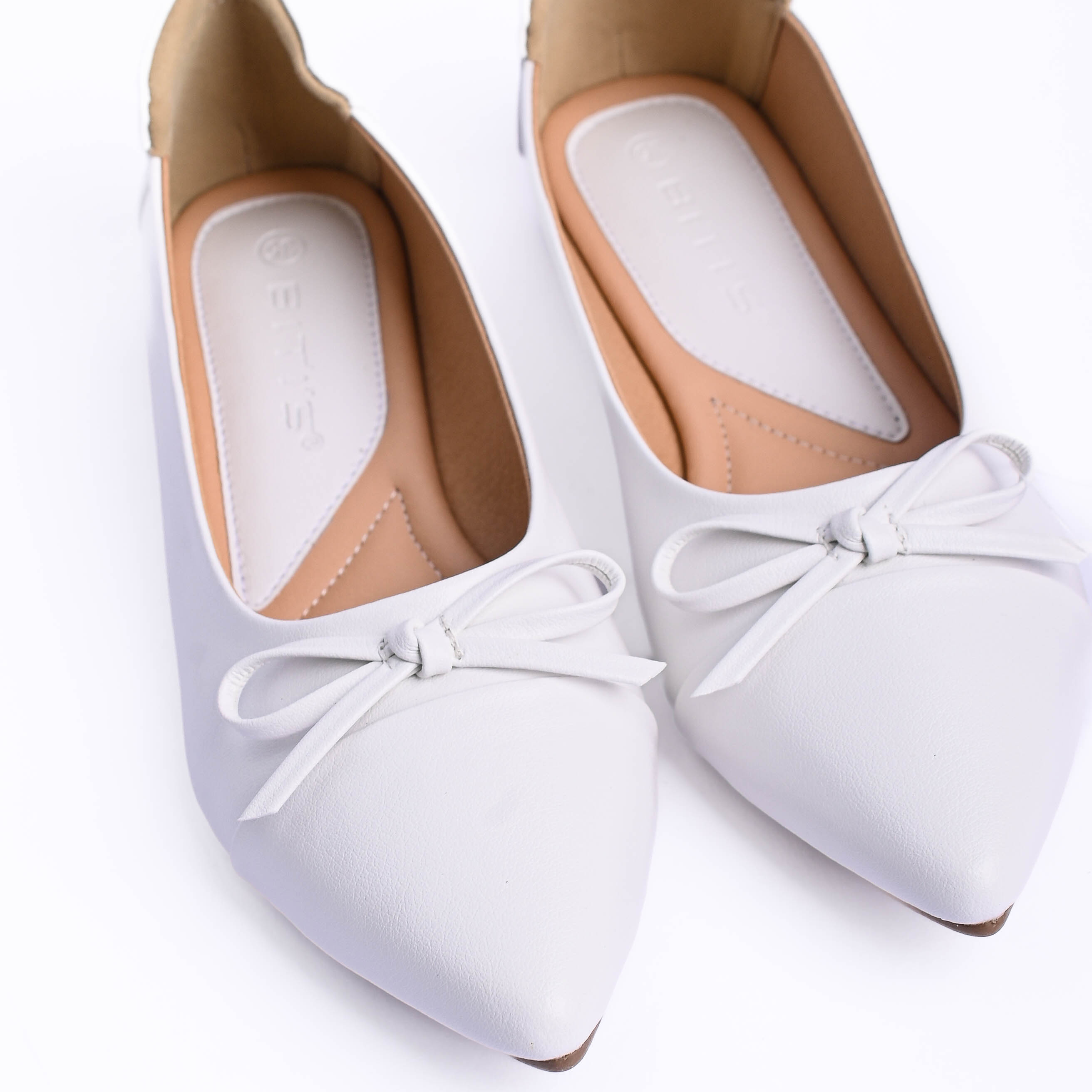 Giày bít Bitis nữ (35-39)