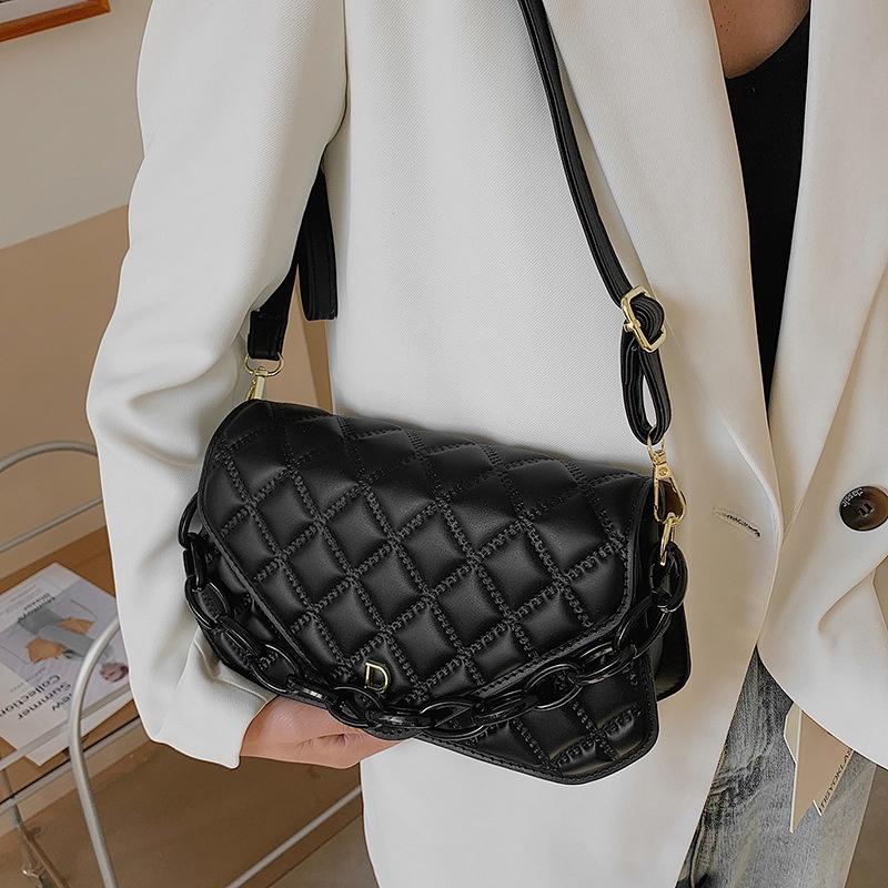 Cross-border new rhombus chain Women's bag 2022 Korean style fashion messenger bag trendy simple small square bag one-piece drop shipping