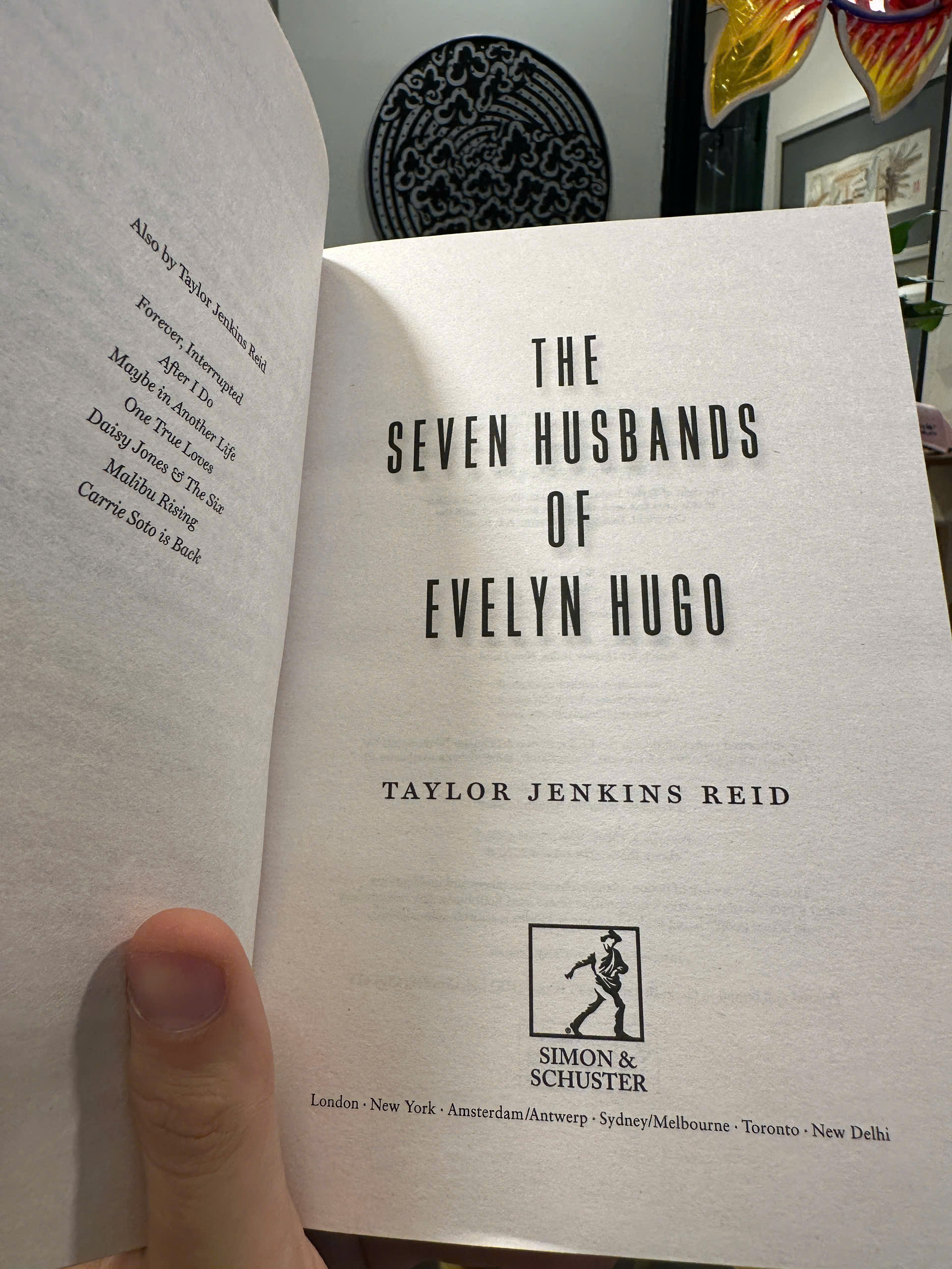 Sách - The Seven Husbands of Evelyn Hugo by Taylor Jenkins Reid | BookTok / Ngoại văn Nhập khẩu UK