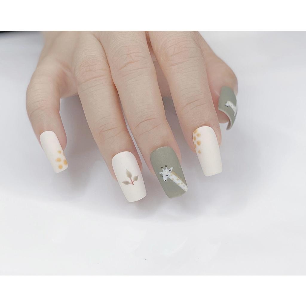 Nail Box > Móng up vẽ trang trí hoạ tiết chú hươu cao cổ