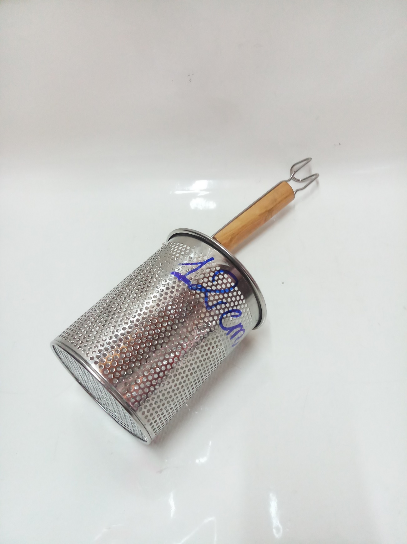 VỢT TRỤNG INOX DẬP LỔ TRÒN.