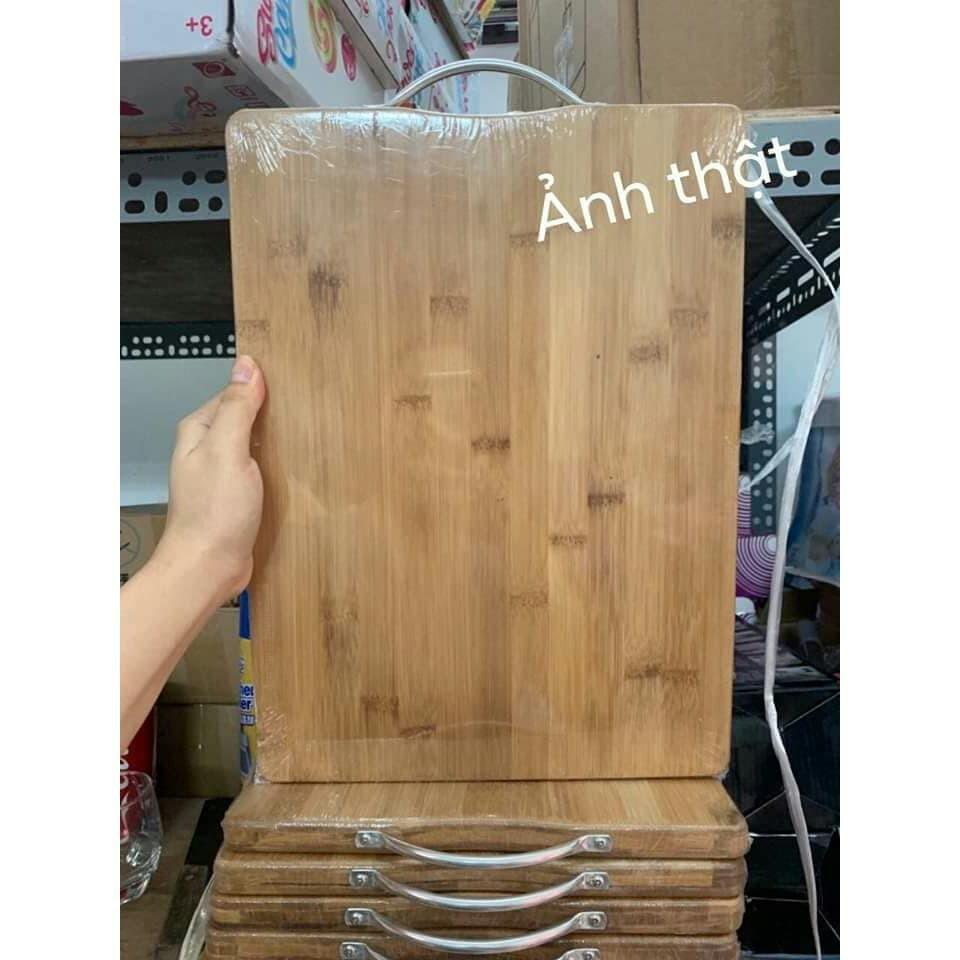 Thớt tre trúc Bamboo Board 38 x 28cm có quai treo chắc chắn | Thớt trúc quai inox