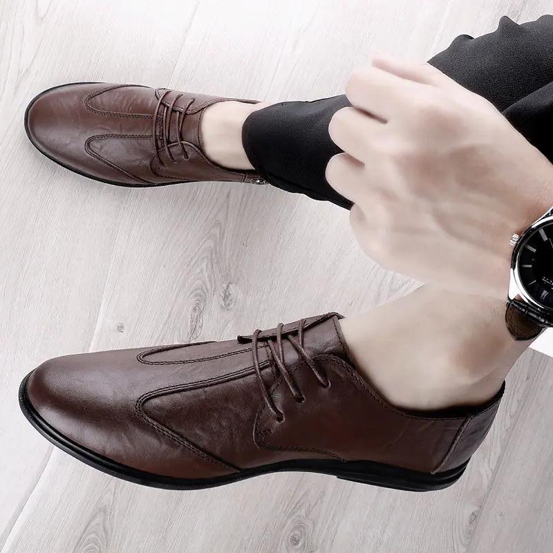 Phong cách mới nhất của giày da giày những người yêu thích giày mới giảm giá mới nhất giày đỏ lưới giày công sở bán chạy