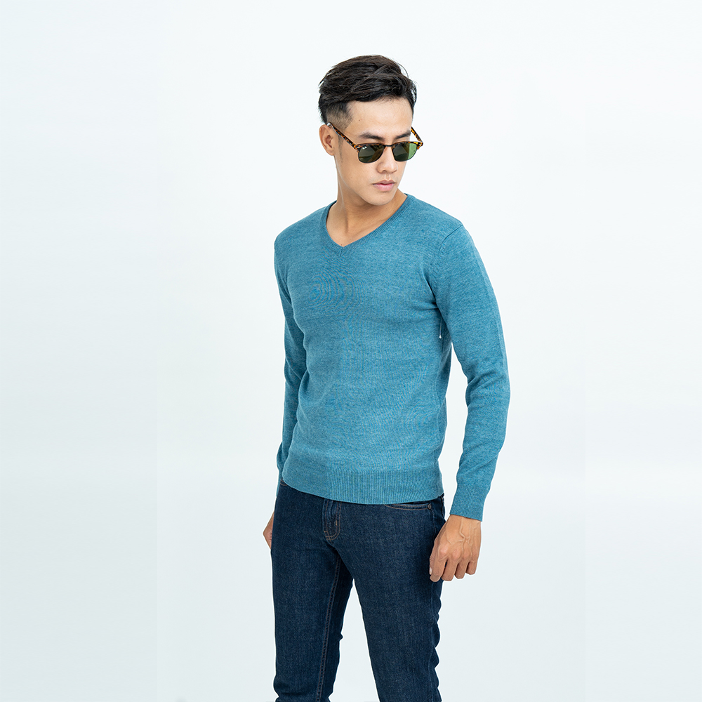 Áo len nam dài tay cổ tim màu xanh đá NOVELTY 180562I