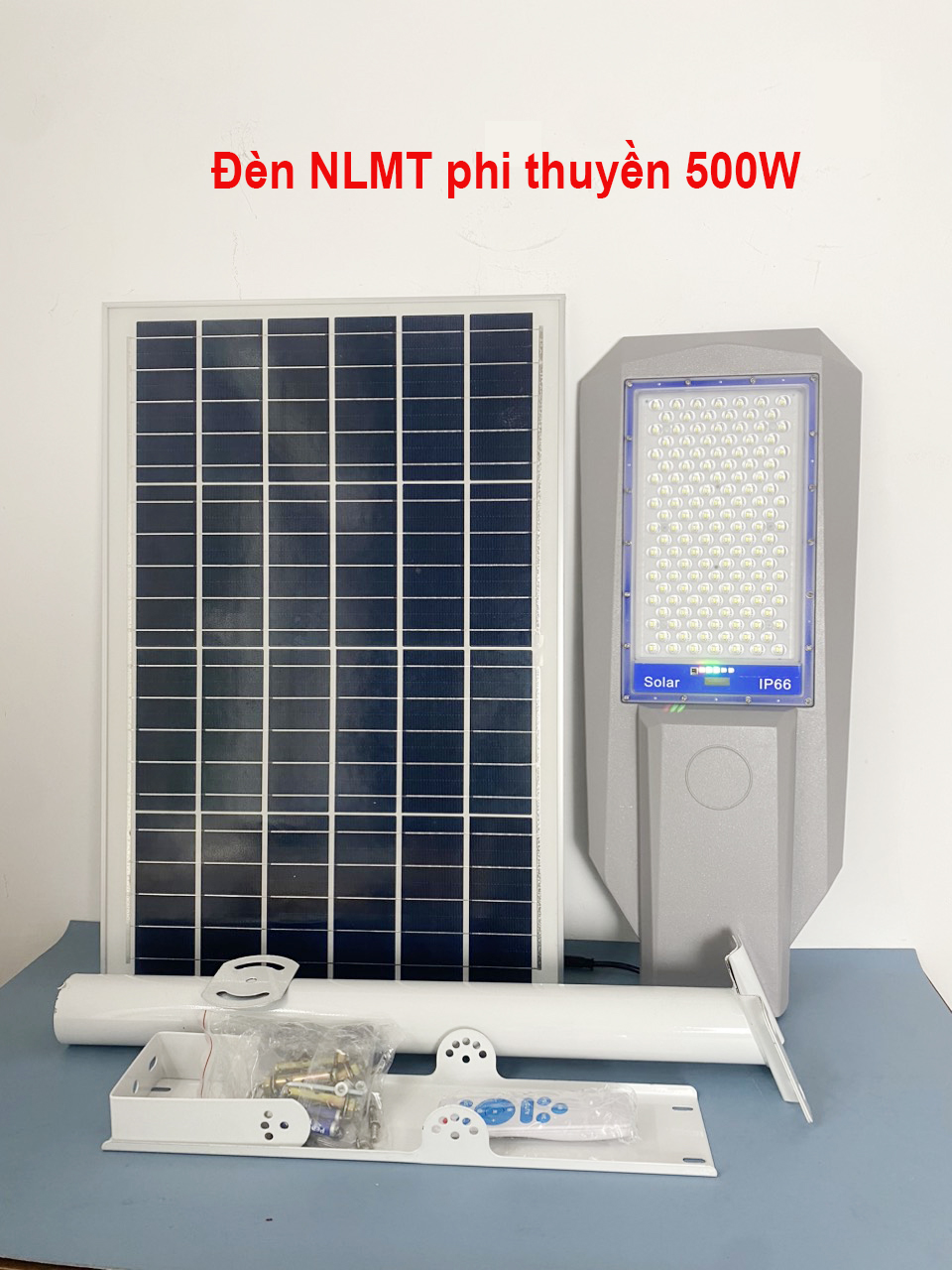 Đèn năng lượng mặt trời phi thuyền 500W, Vỏ nhôm nguyên khối ,Tấm pin rời , Ánh sáng trắng.