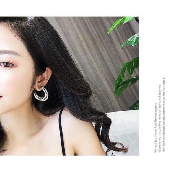 Hoa tai khoanh tròn phong cách âu mỹ