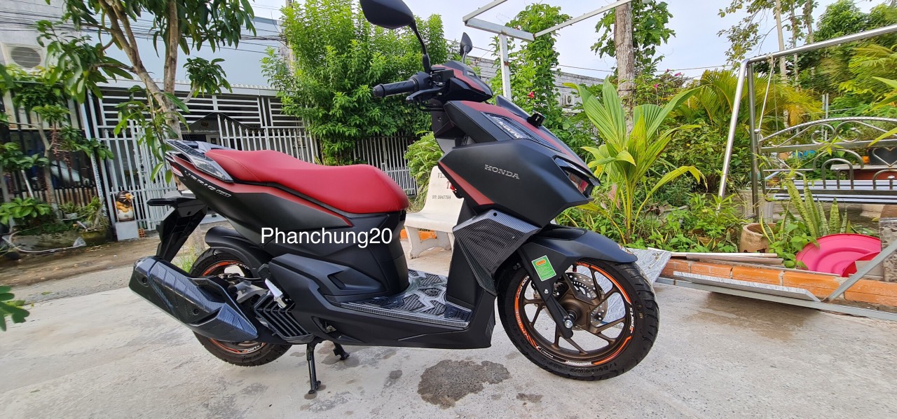 THẢM ĐỂ CHÂN DÙNG CHO XE VARIO 2022 2023 - 160cc CACBON