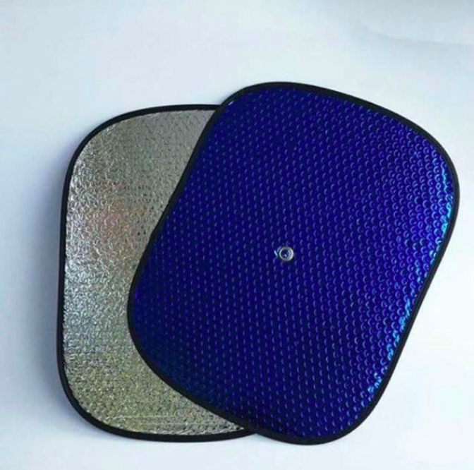 Tấm che nắng, miếng chống nắng ô tô dán bên trong tiện lợi kích thước 36x40cm