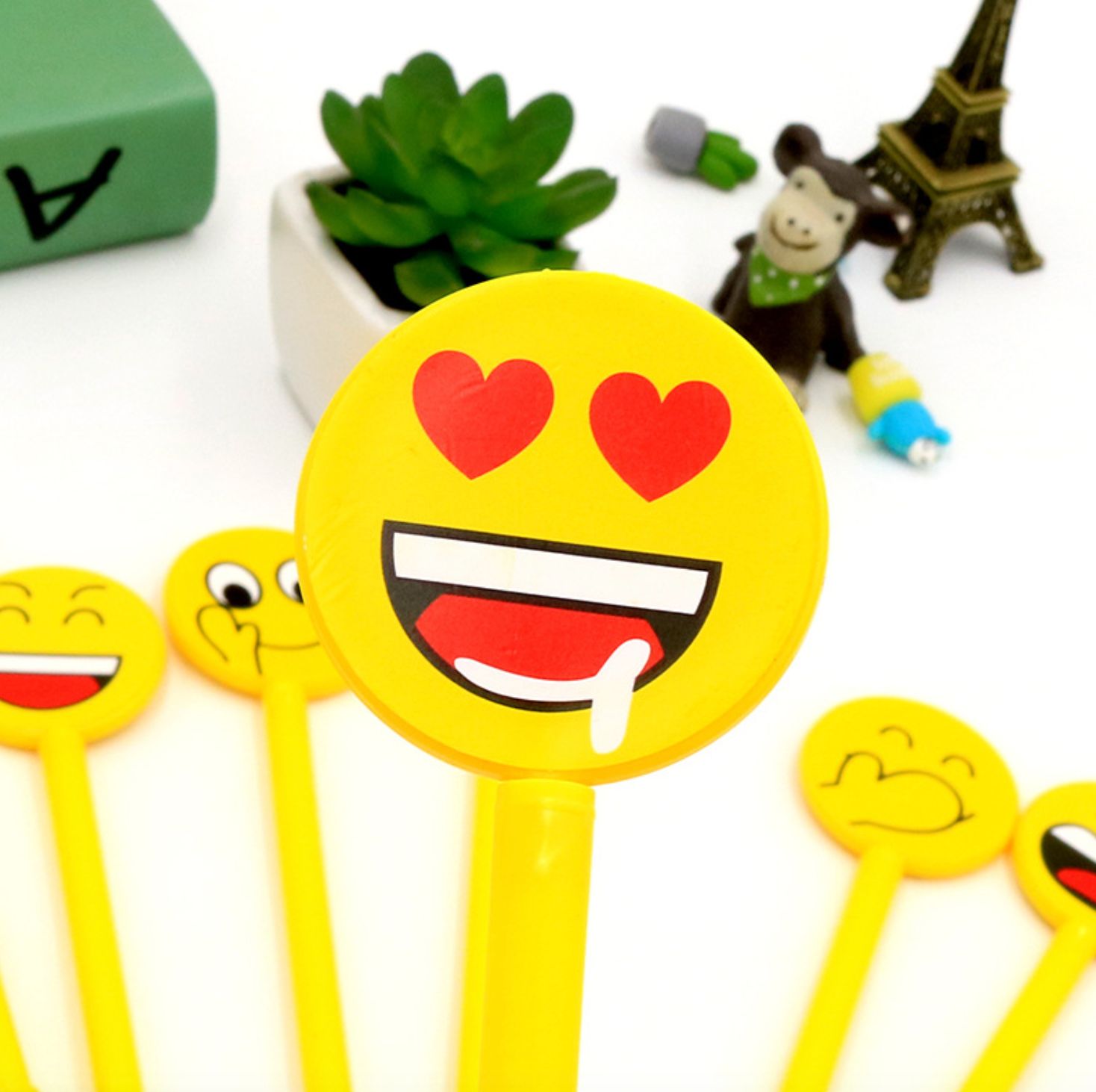 Bút Bi Viết Hình Mặt Cười EMOJI Độc Đáo - Bút Bi Nước Văn Phòng Mực Đen