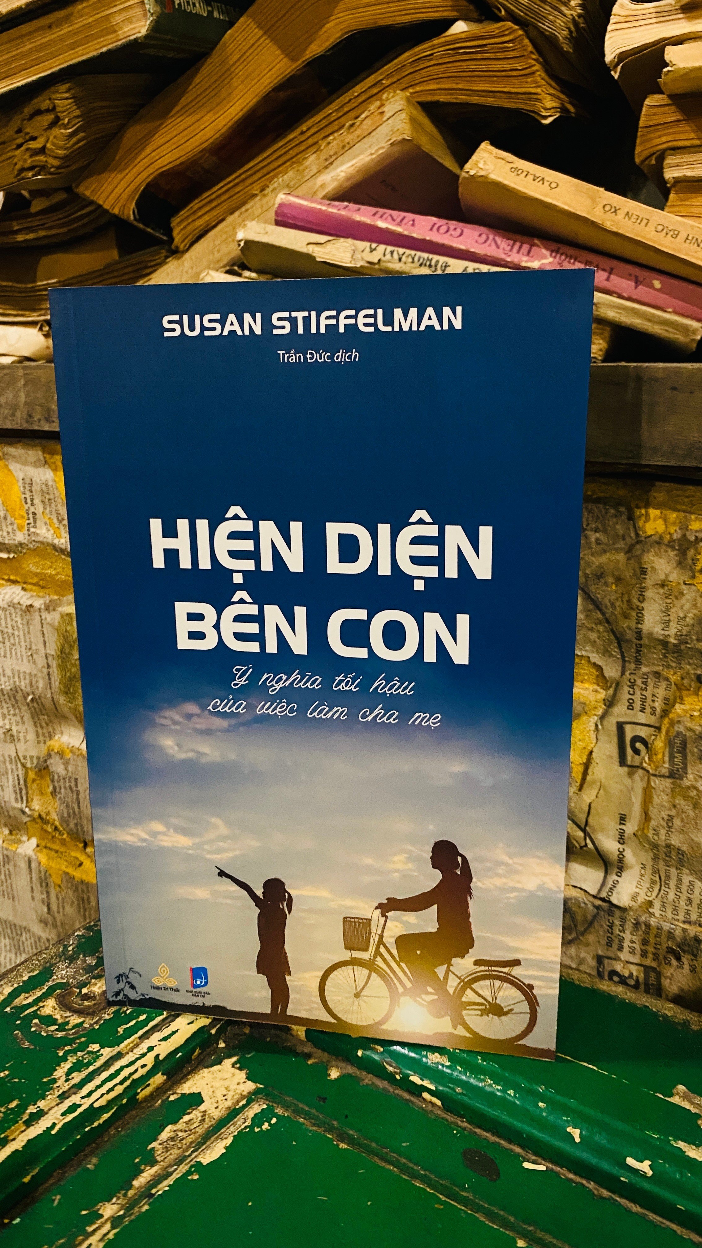 Combo Hiện Diện Bên Con &amp; Nuôi Con Bằng Trái Tim Tỉnh Thức