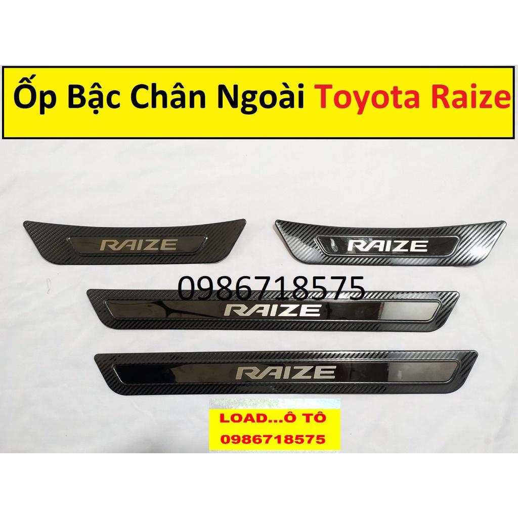Ốp Bậc Chân, Nẹp Bước Chân Xe Toyota Raize 2022 Mẫu Carbon Cao Cấp