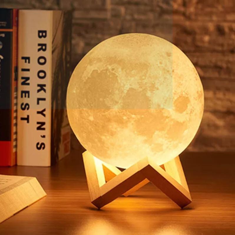 Đèn ngủ - Đèn mặt trăng - Có chân đế - Moon Light - ánh sáng vàng ấm - 8 cm - 12 cm - dùng pin- Quà tặng trang trí