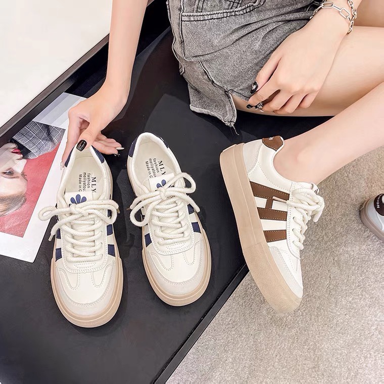 Giày Thể Thao Nữ Hàng Đẹp QC Siêu Nhẹ Thời Trang Cá Tính D414