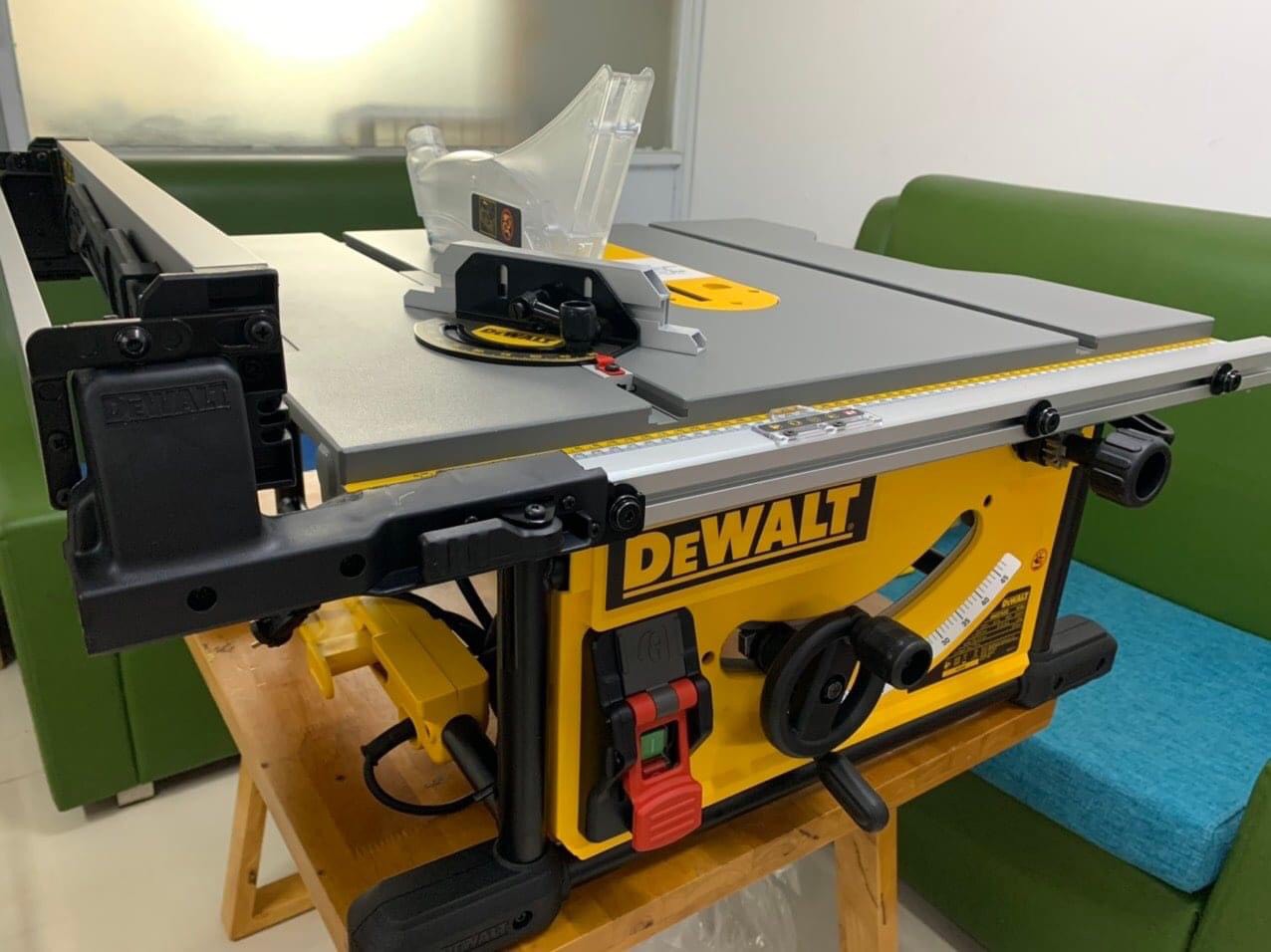 CHÍNH HÃNG - Máy Cưa Bàn 2000W DeWalt DWE7492