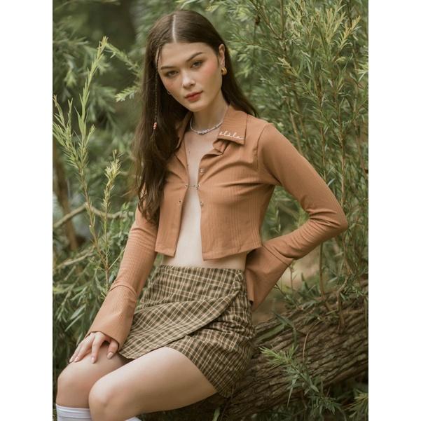 OLALASTUDIO Áo sơmi chất liệu thun có thêu logo