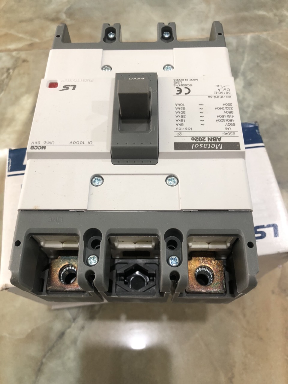 Cầu dao điện tự động CB LS 2P 60A