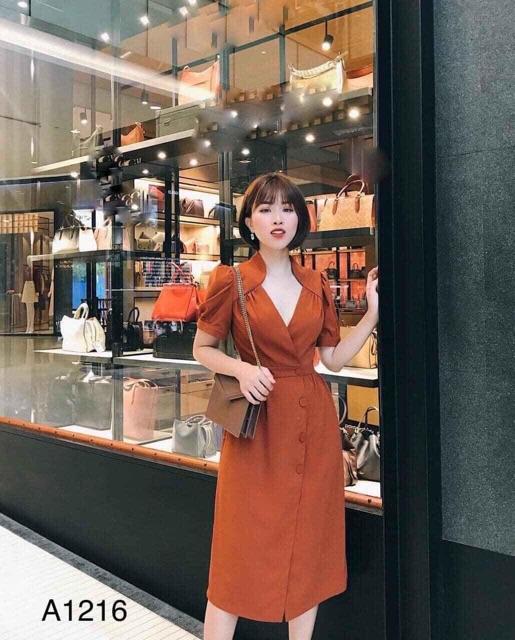 Đầm thiết kế cổ trụ