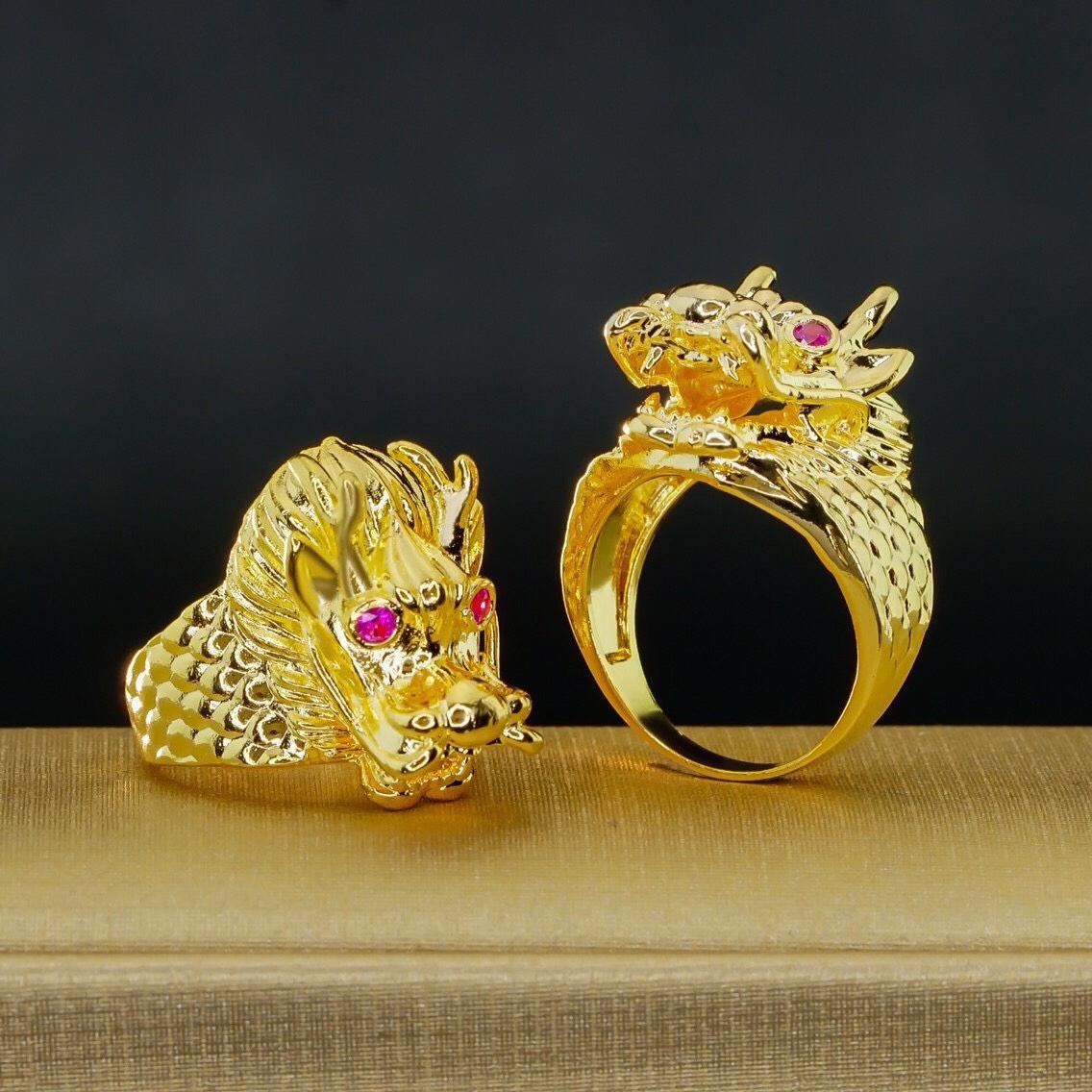 01 Nhẫn Nam Đầu Rồng Mắt Đỏ - Đá Thạch Anh - Mẫu Mới Nhất