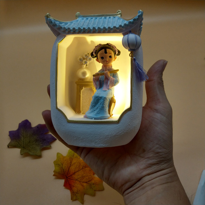 Đèn trang trí bàn cô gái thổi sáo - T039
