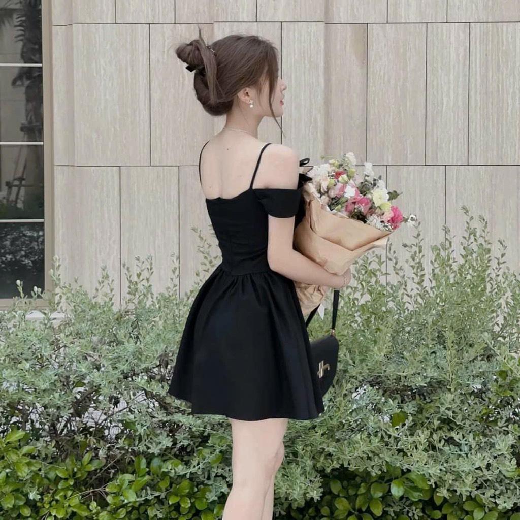 Đầm xòe lệch vai đính nơ