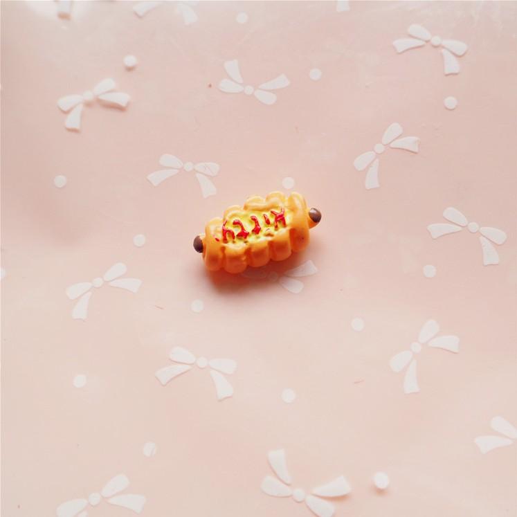 HN * Gói 30 mẫu charm bánh mì Bread trang trí vỏ điện thoại, huy hiệu, đính quần áo, DIY