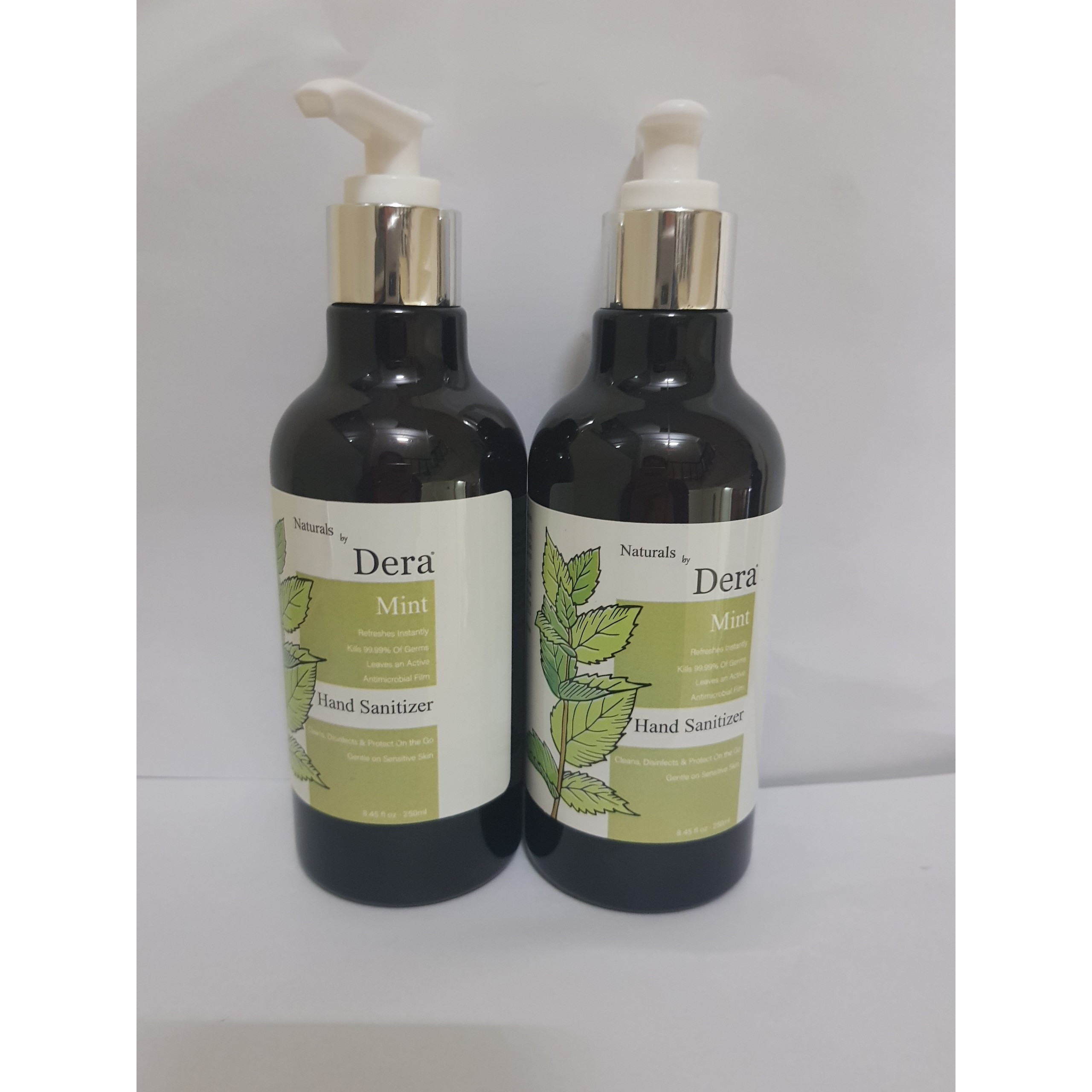 Combo 2 chai nước rửa tay khô Dera 250ml Sát khuẩn, loại bỏ tới 99.99 % vi khuẩn cũng như virut.