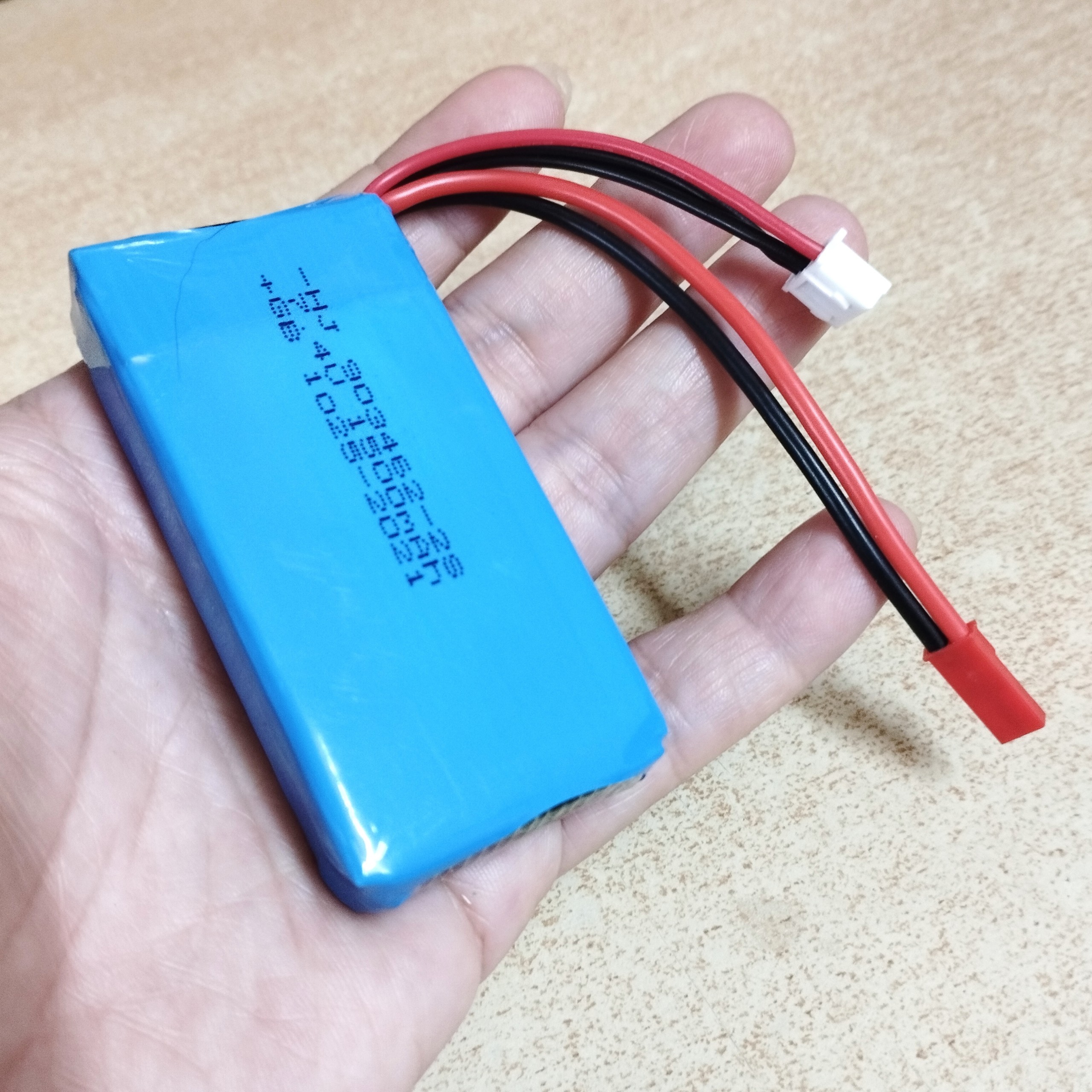 Pin sạc 7.4V dung lượng 1500mAh cho v913 chân cắm đỏ jack JST