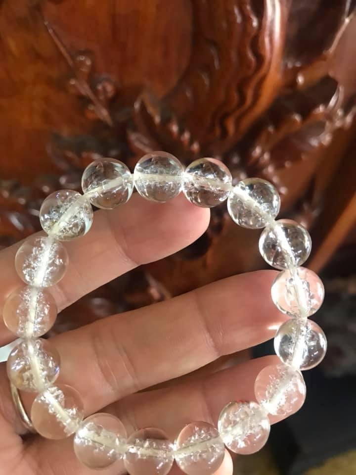 Vòng thạch anh trắng tuyết mới đá thiên nhiên size 10,5mm  nữ mệnh kim , thủy đúng cung sanh