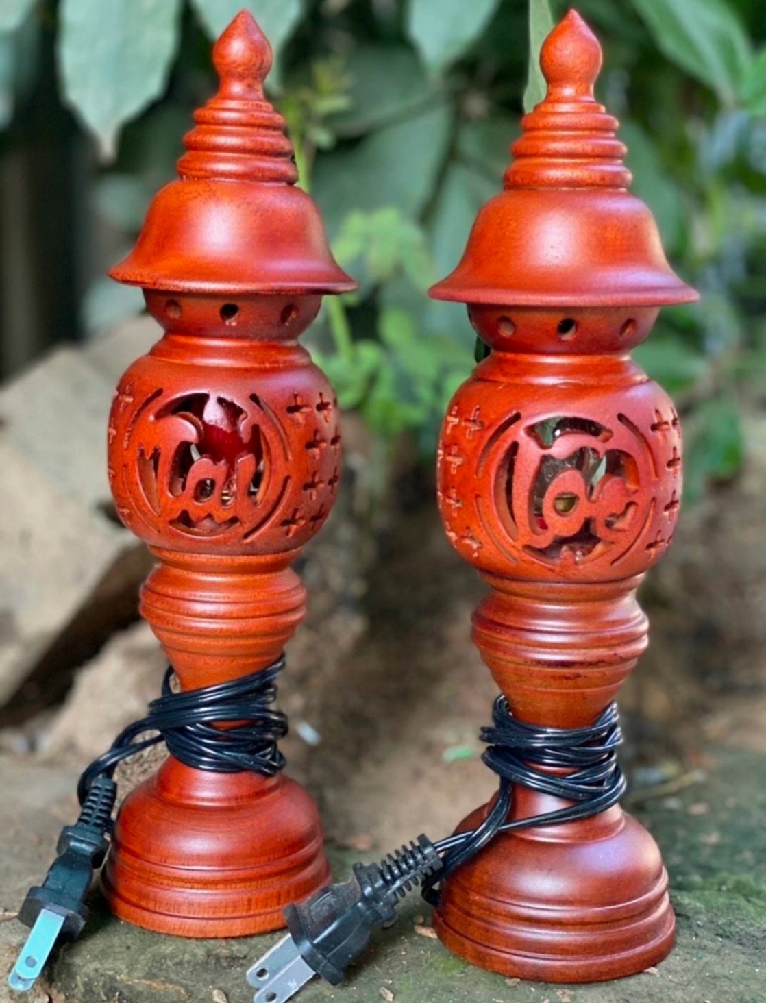 Cặp đèn thờ gỗ xà cừ cao 36 cm phúc lộc thọ