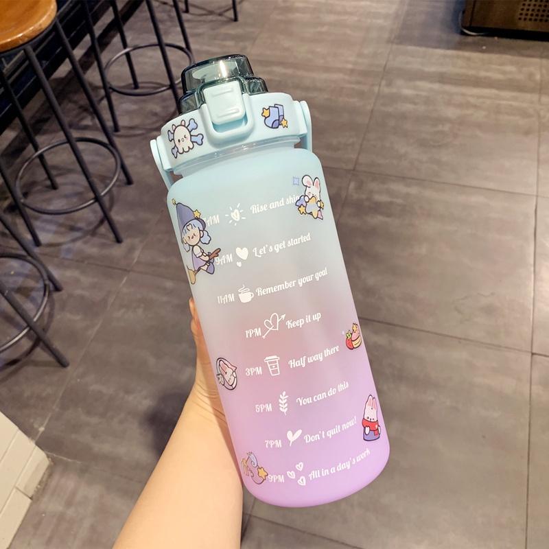Bình nước 2l xách tay TẶNG Sticker trang trí bình nước 2 lít dành cho người lười uống nước có ống hút, vạch chia