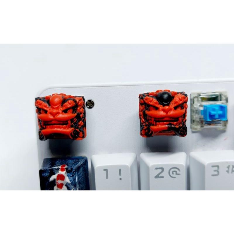 Keycap Shishi clone tone đỏ đen trang trí bàn phím cơ.