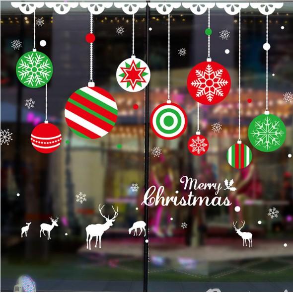 Decal trang trí tường Noel - Rèm dây Trái Châu Xanh Đỏ phong cách