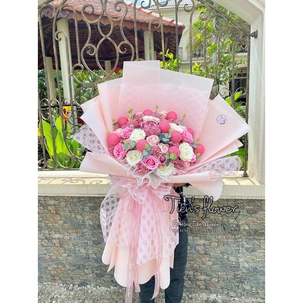 Bó hoa sáp thơm mix màu tông hồng nu kèm đèn chùm