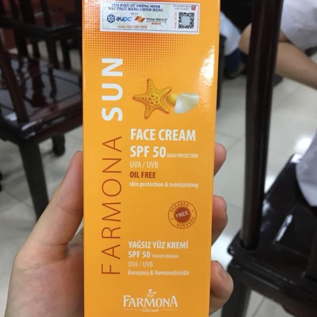 Kem Chống Nắng Kiềm Dầu Farmona Sun Face Cream Oil Free Spf 50
