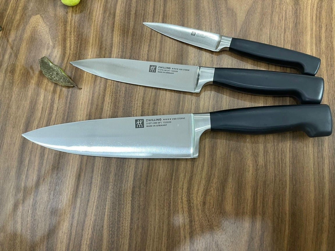 BỘ DAO ZWILLING VIER STERNE FOUR STAR TỰ MÀI SET 4 ĐỐC MÀU TRẮNG Hàng chính hãng