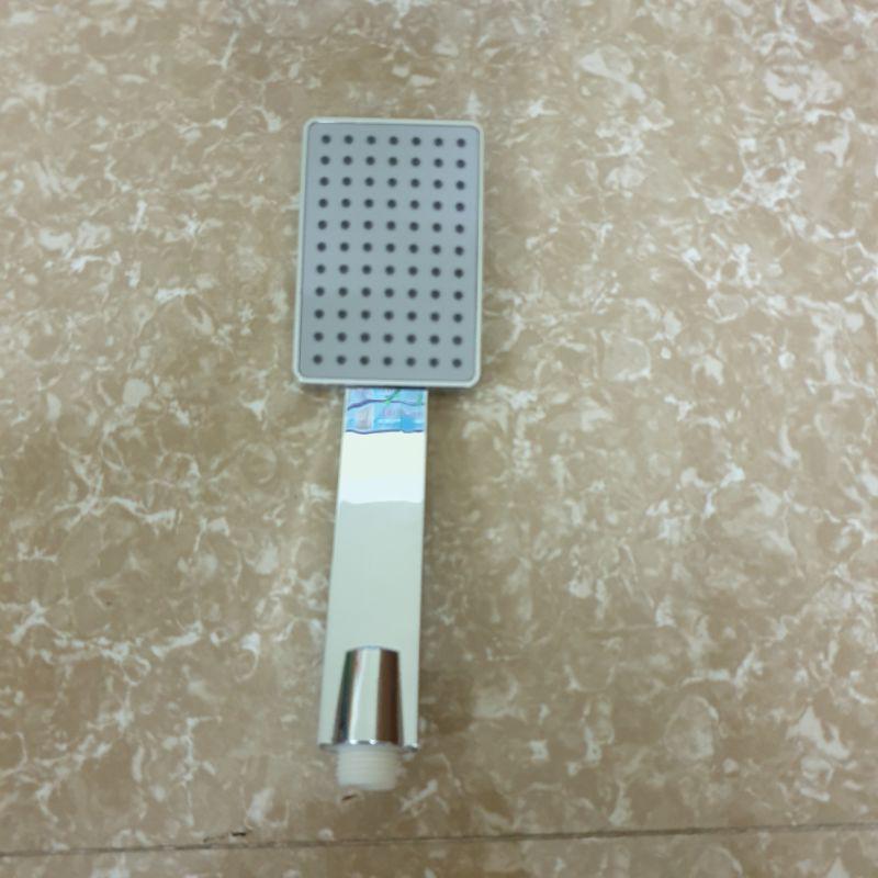 Bát sen vuông chữ nhật sáng bóng.