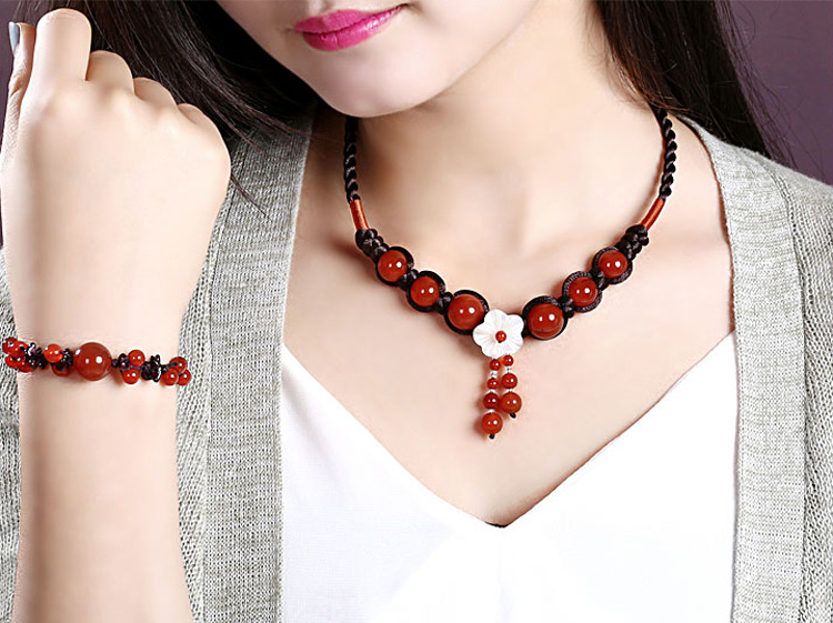 Vòng đeo cổ dây chuyền mã não đỏ phối hoa trắng cao cấp VN21
