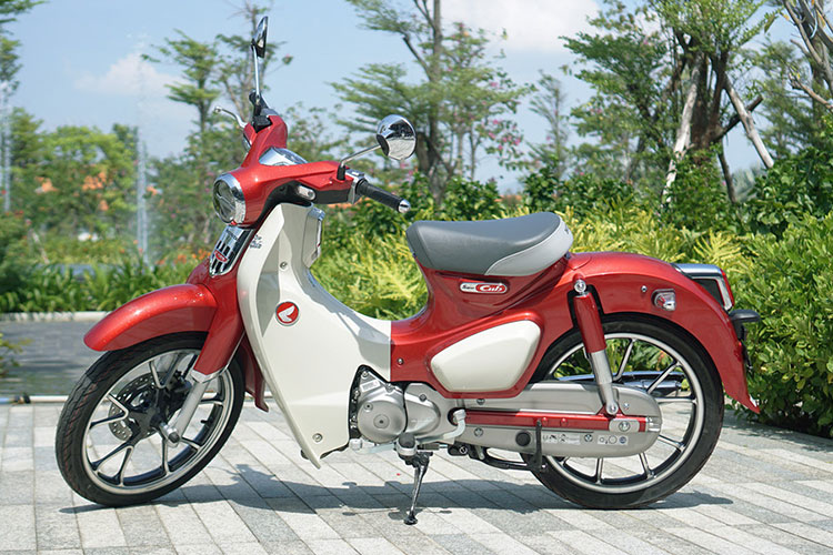 Xe máy Honda Super Cub C125 - Đỏ trắng